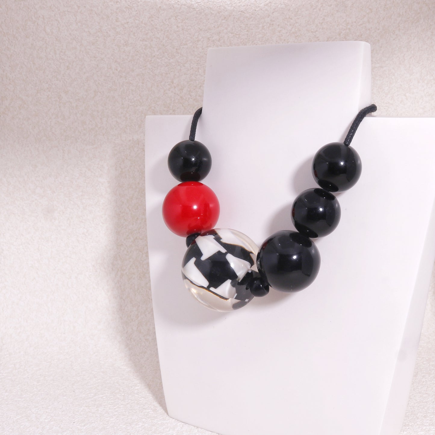 AUDREY Short Necklace Red