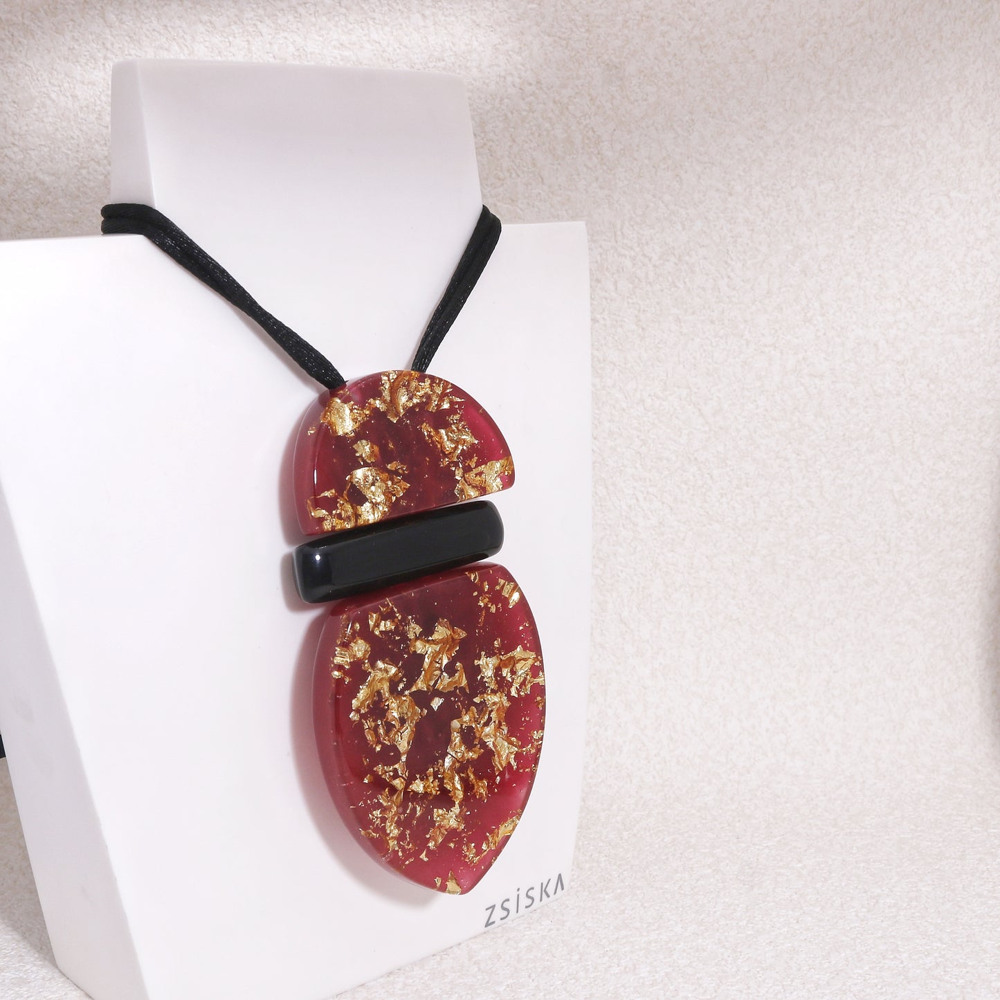 WILA Elegant Gold Foil Pendant