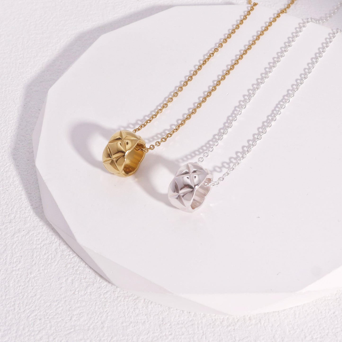 Starla Quilted Barrel Steel Chain Necklace