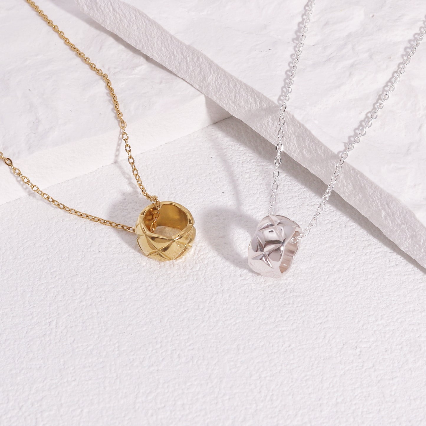 Starla Quilted Barrel Steel Chain Necklace