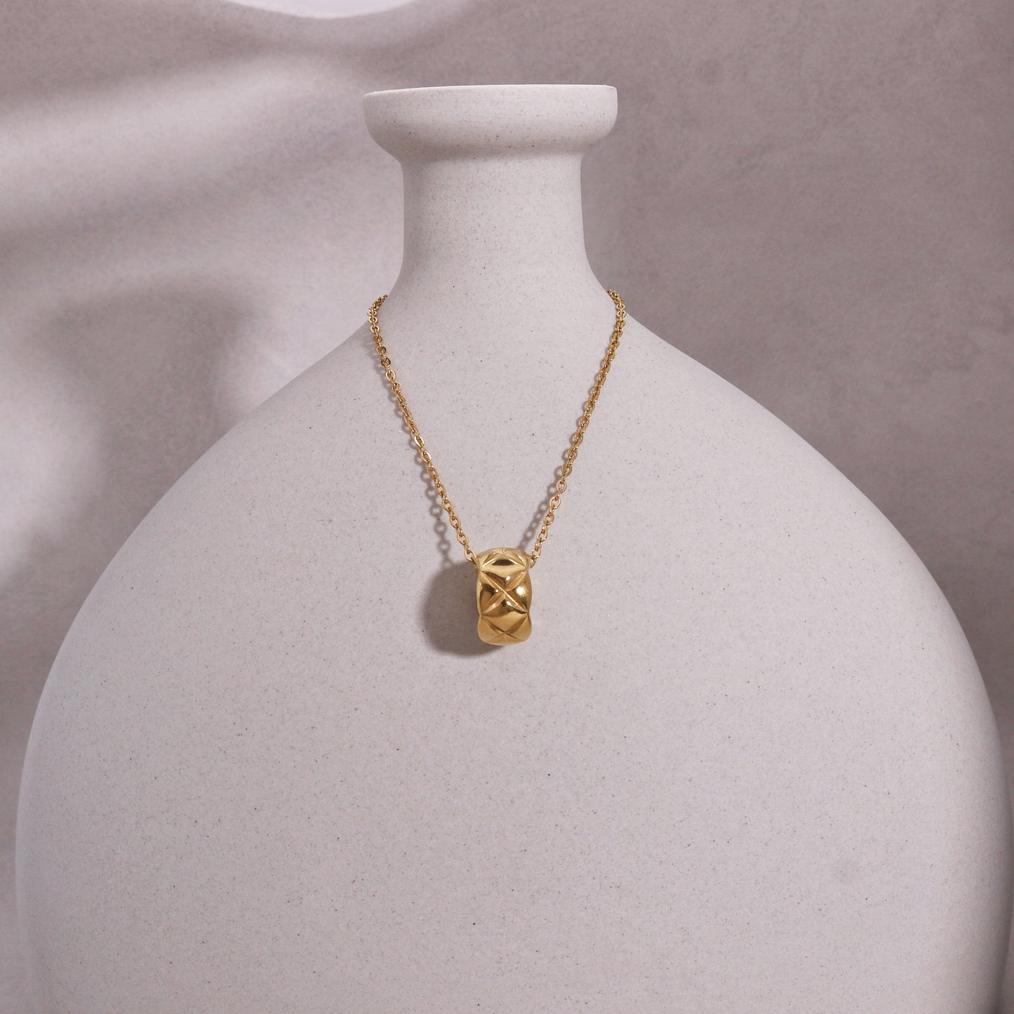 Starla Quilted Barrel Steel Chain Necklace