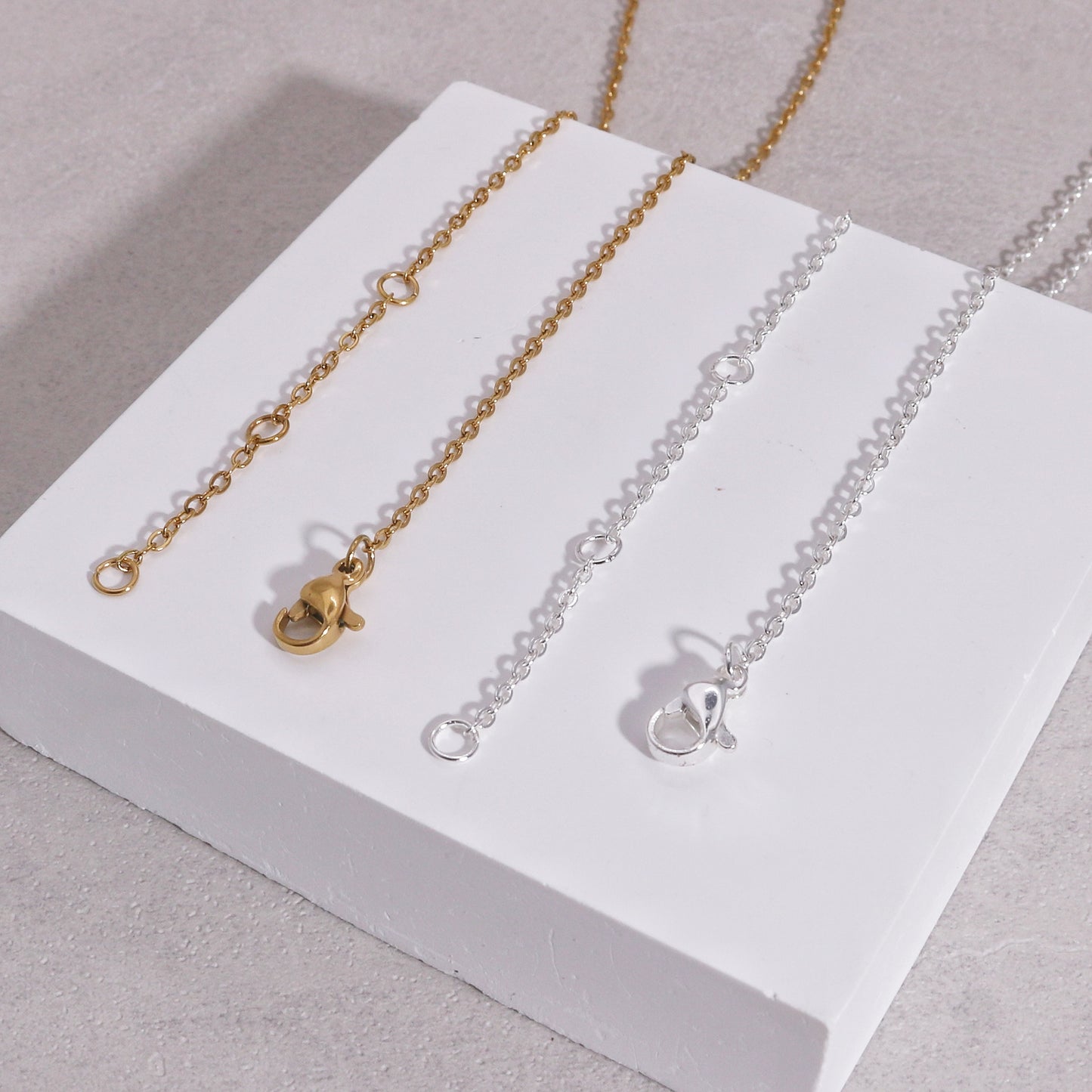 Starla Quilted Barrel Steel Chain Necklace