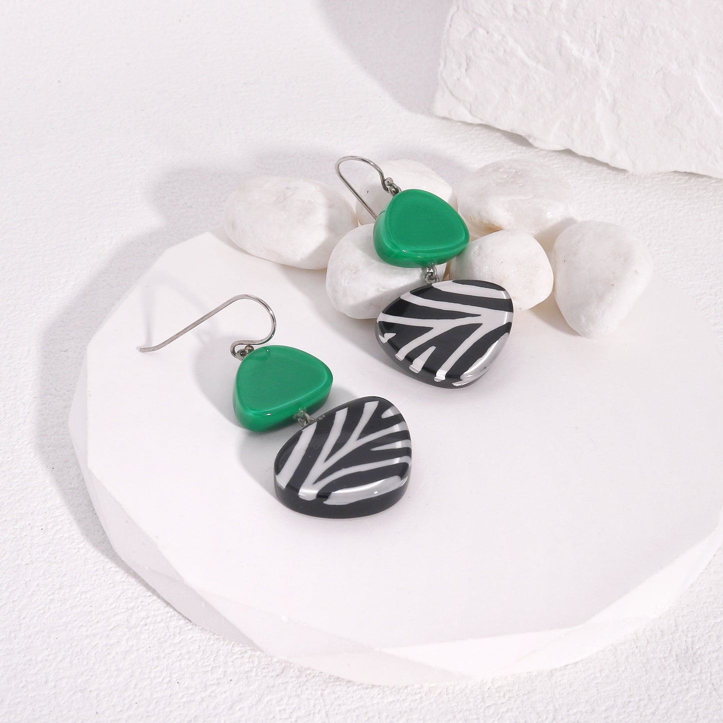 ZSISKA -Nali Zebra Striped Short Dangle Earrings