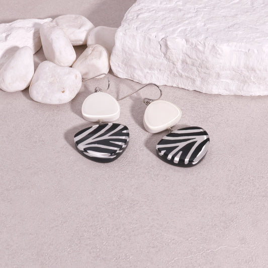 ZSISKA -Nali Zebra Striped Short Dangle Earrings