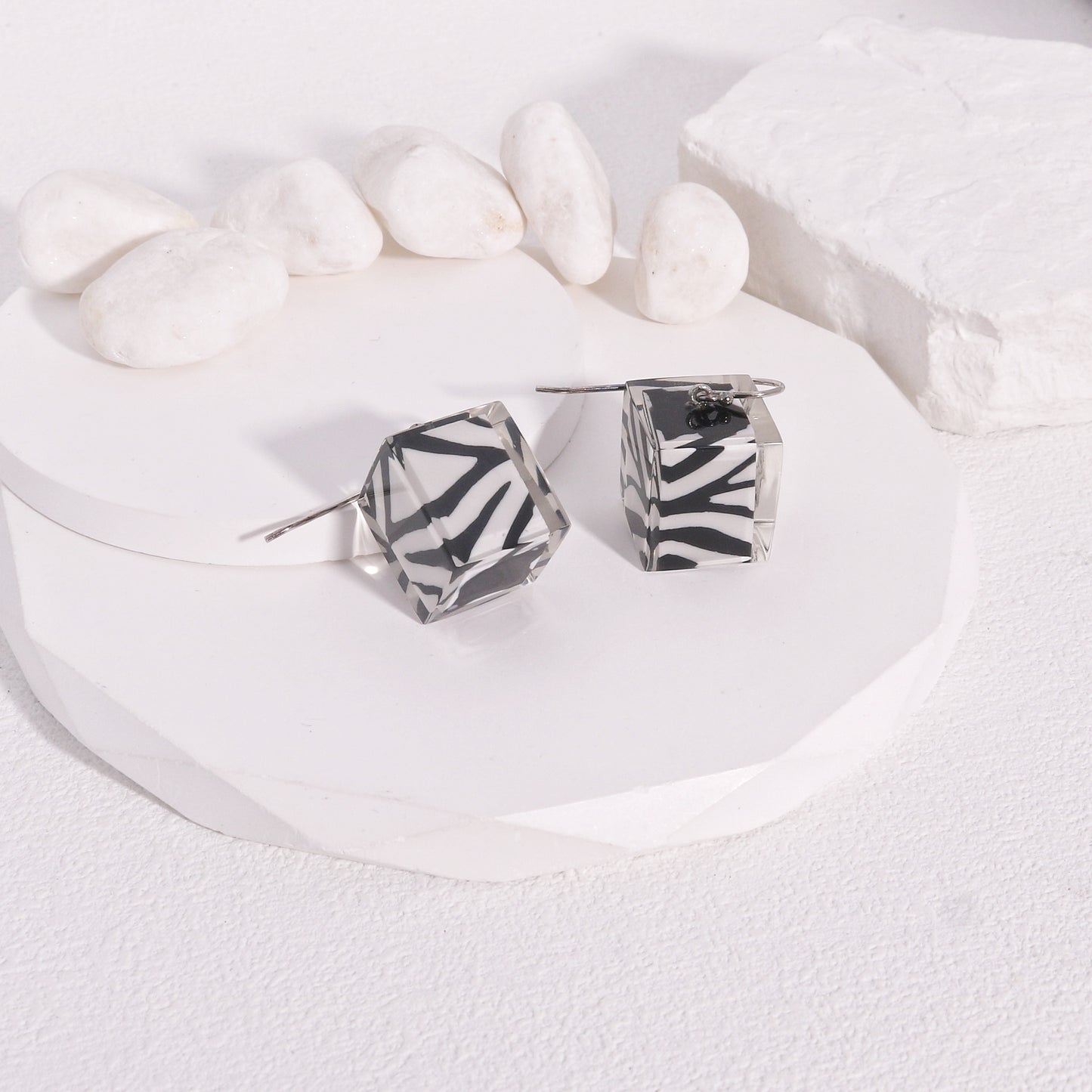 ZSISKA -Musee Zebra Striped Drop Earrings