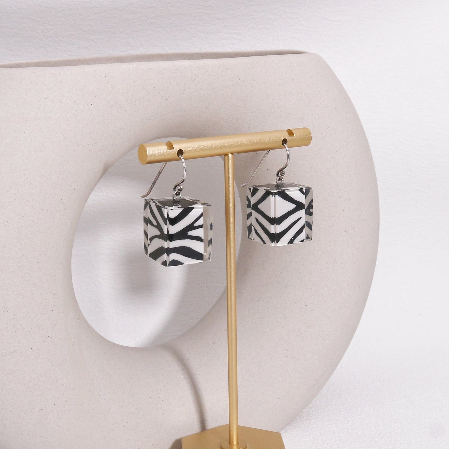 ZSISKA -Musee Zebra Striped Drop Earrings