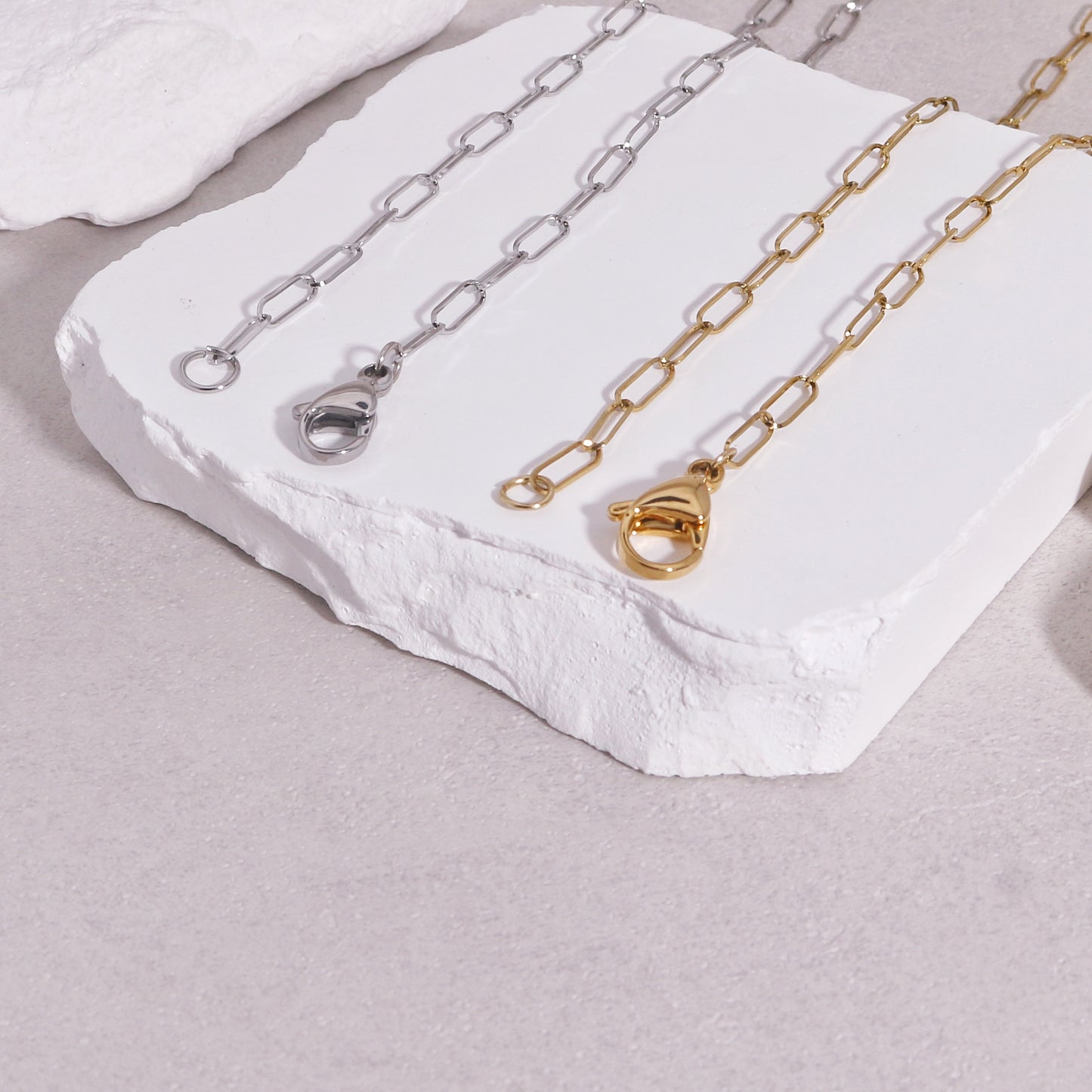 Arden Four Leaf Clover Chain Link Necklace