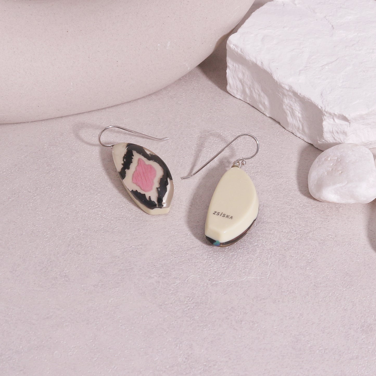 ANDA Solitaire Drop Earrings