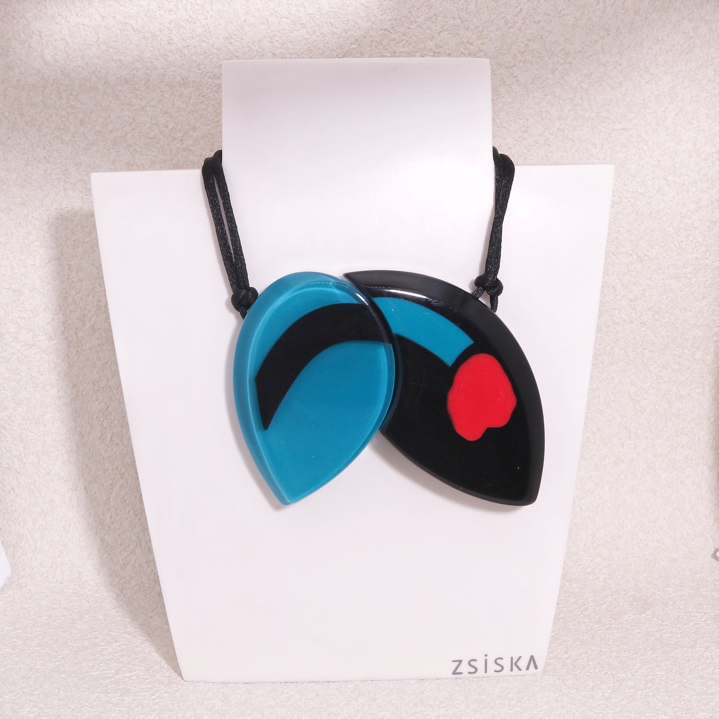 ZSISKA- Quinn Pendant Necklace