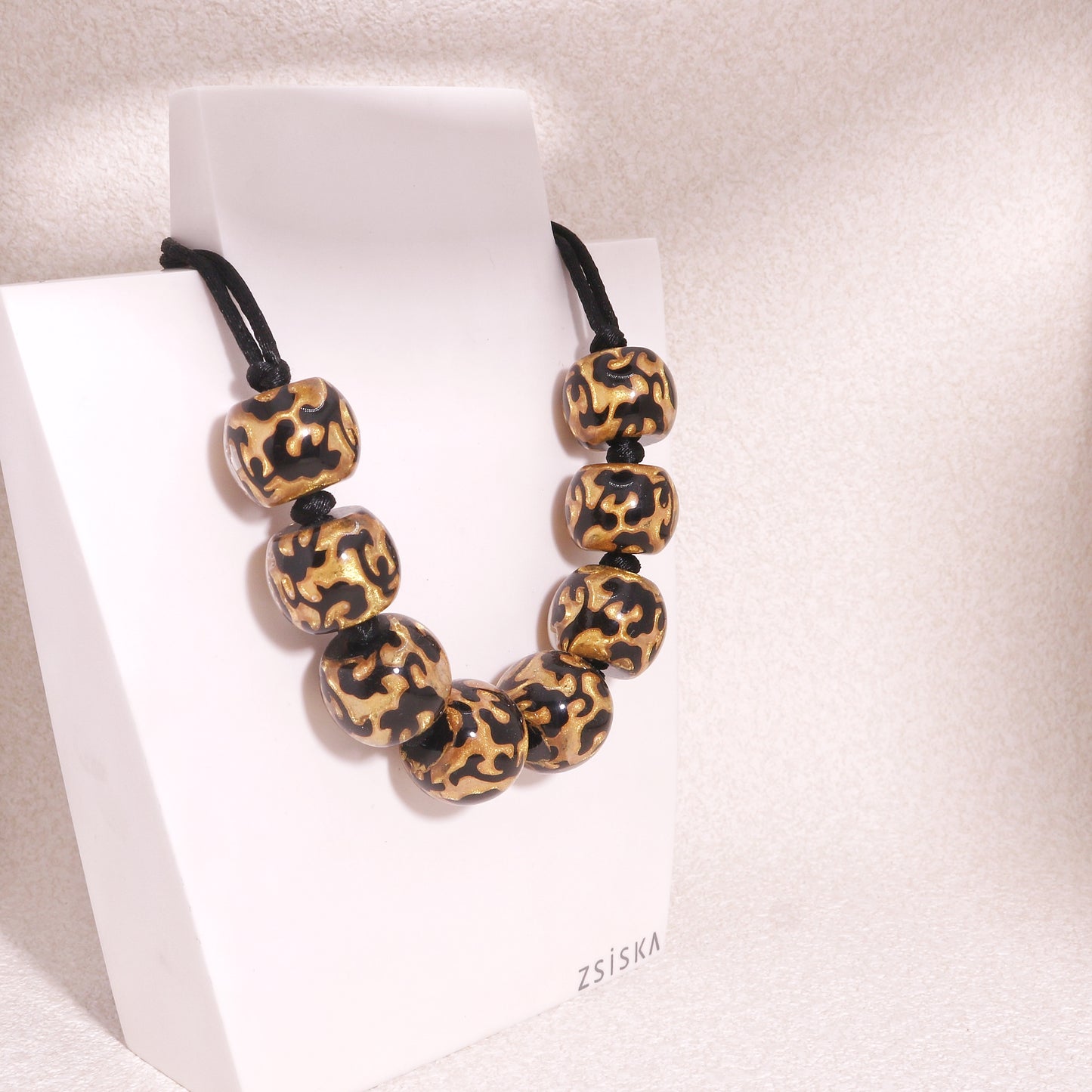 BAROQUE21 Gold Black Necklace