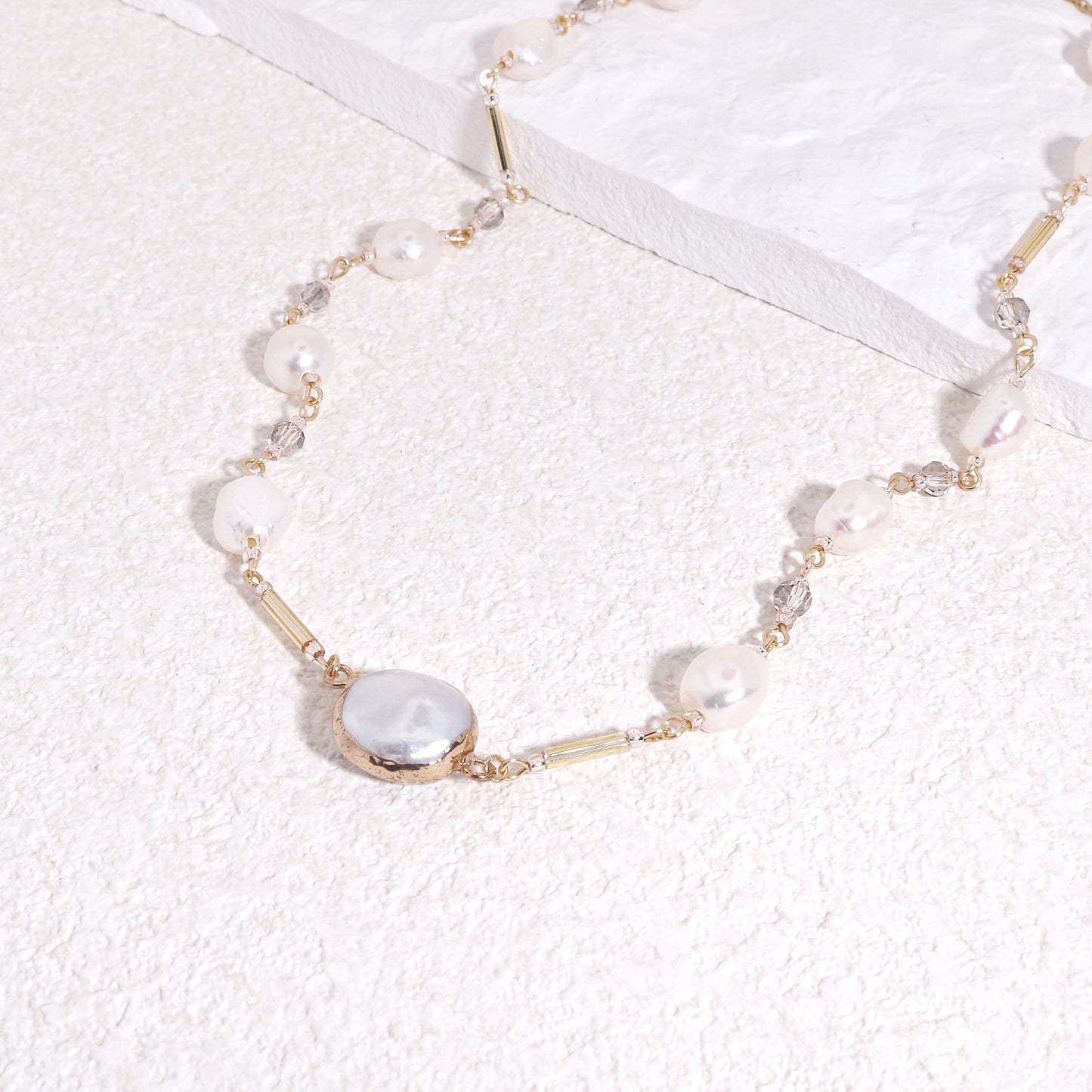 Cherilyn Elegant Minimalist Pearl Gold Necklace