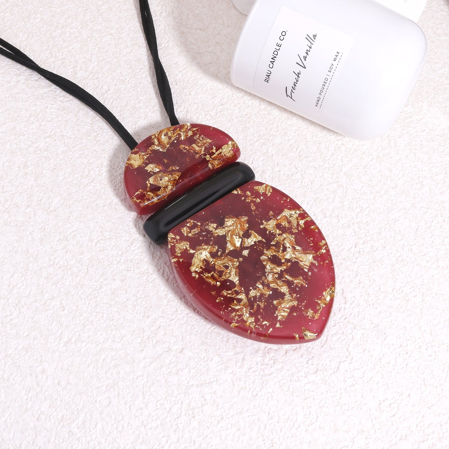 WILA Elegant Gold Foil Pendant