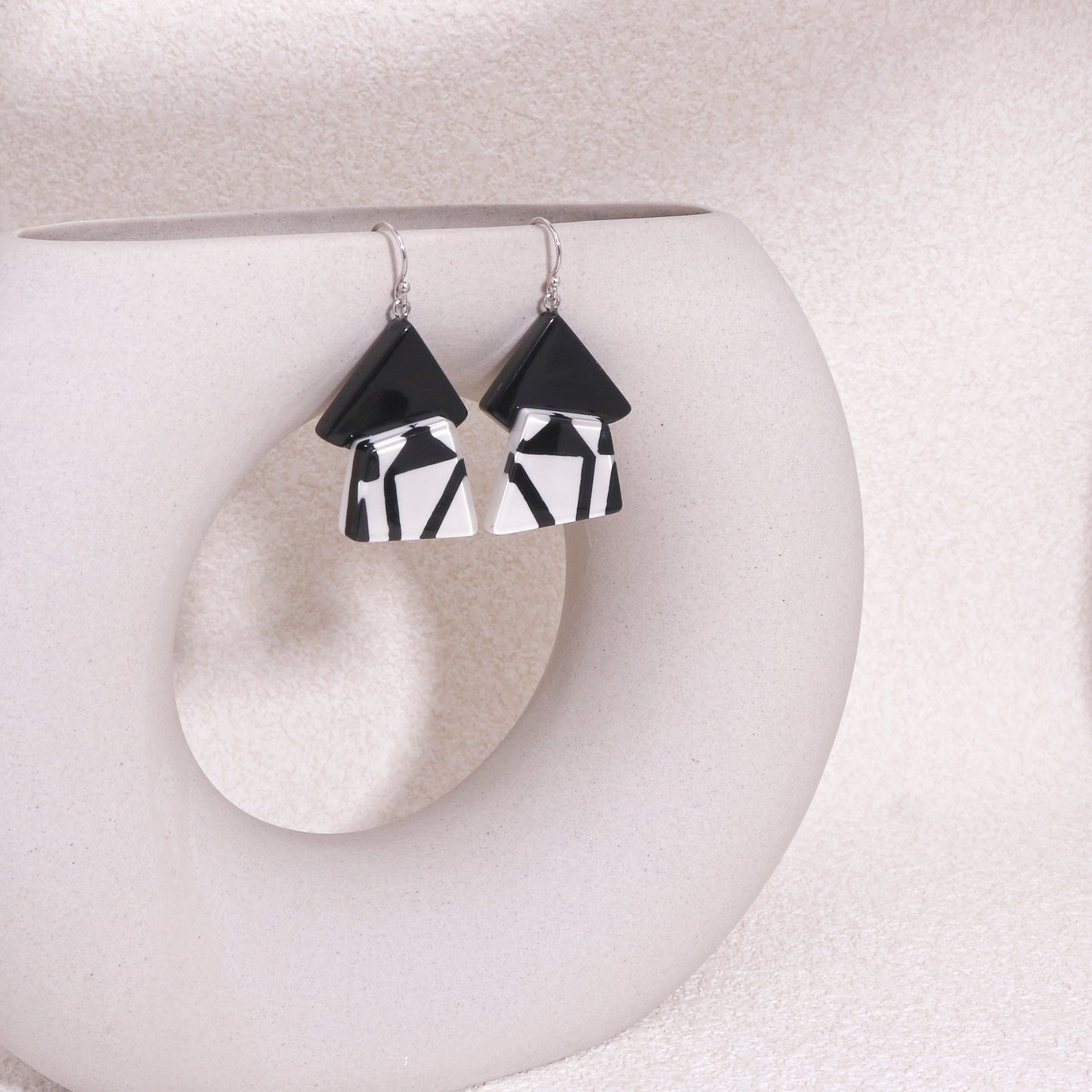 URBANA Short Dangle Earrings White
