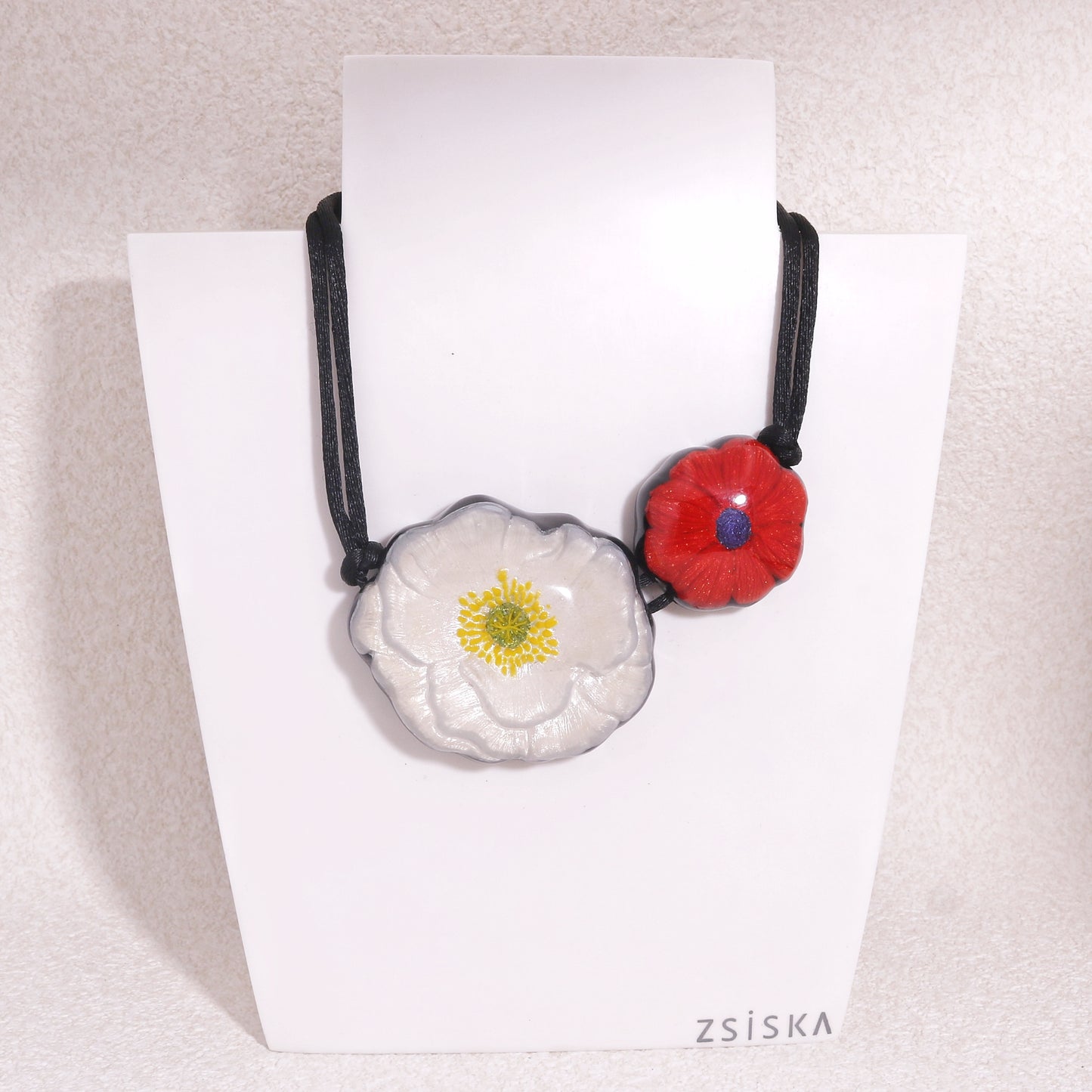 GARLAND Minimalist Floral Necklace