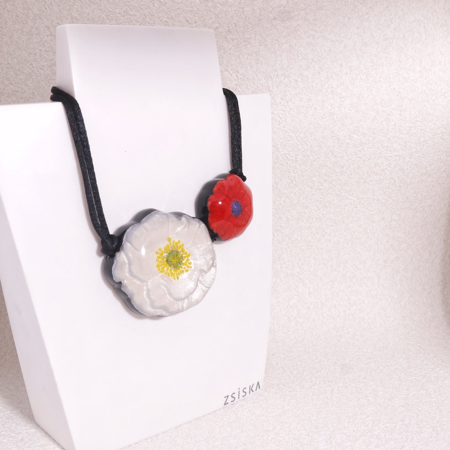 GARLAND Minimalist Floral Necklace