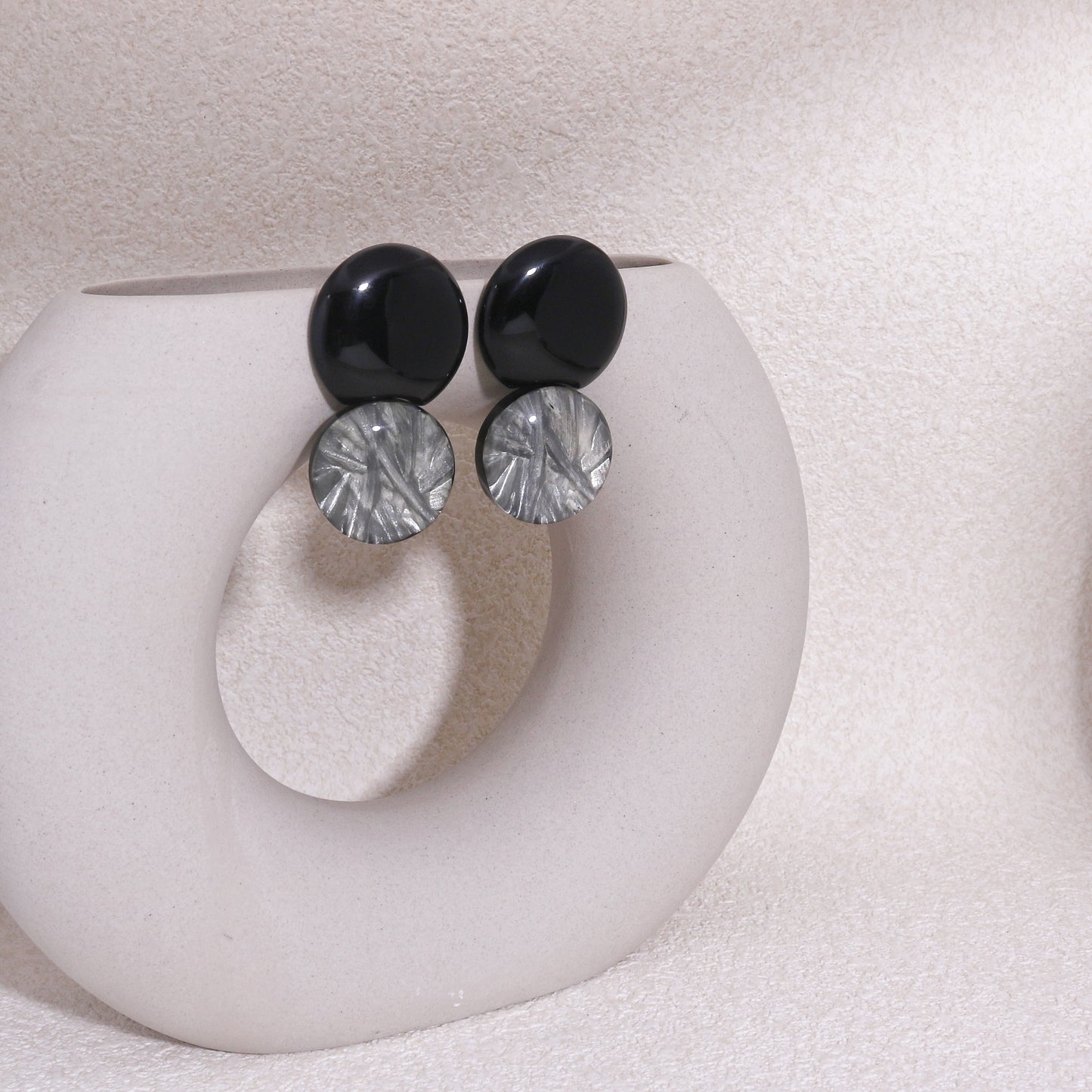 ZSISKA Elegant Orbit Black Evening Drop Earrings