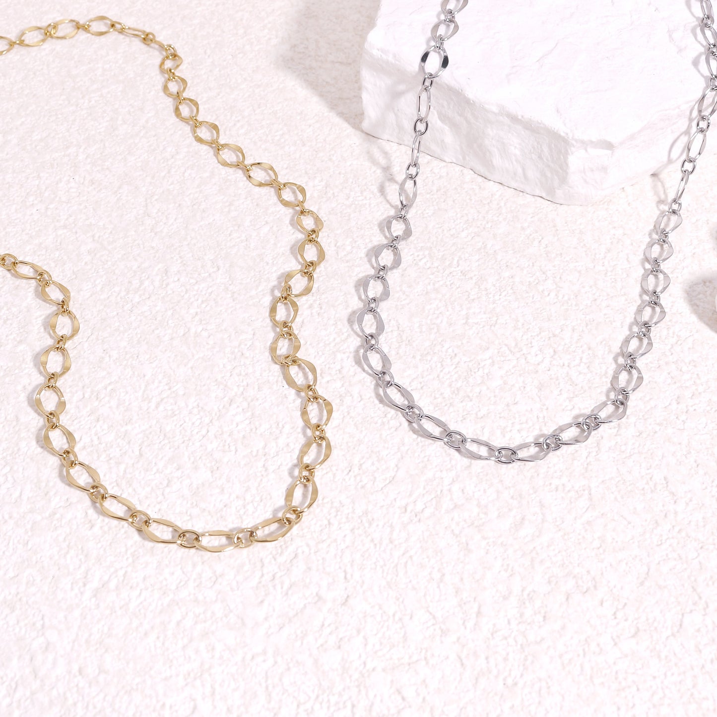 Becky Textured Link Minimalist Necklace