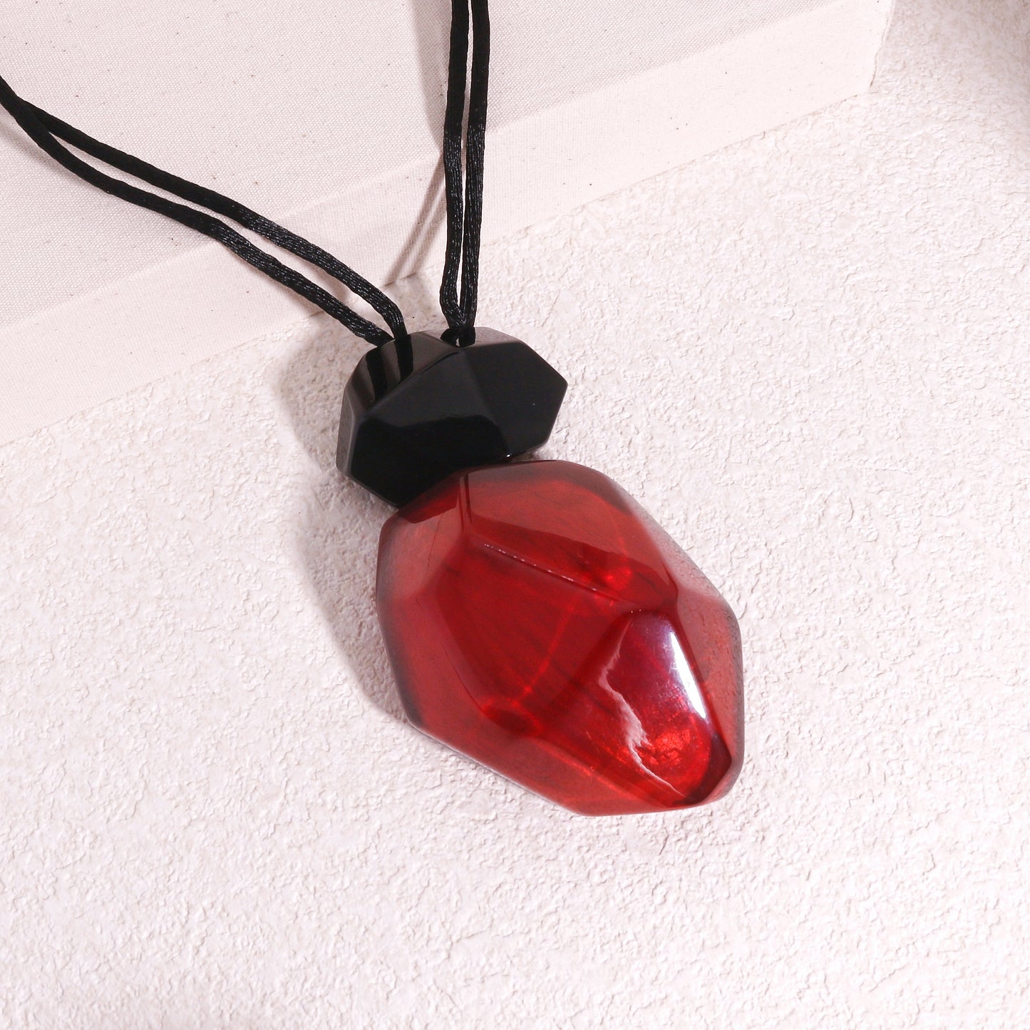 EMPRESS Ruby Polygonal Pendant