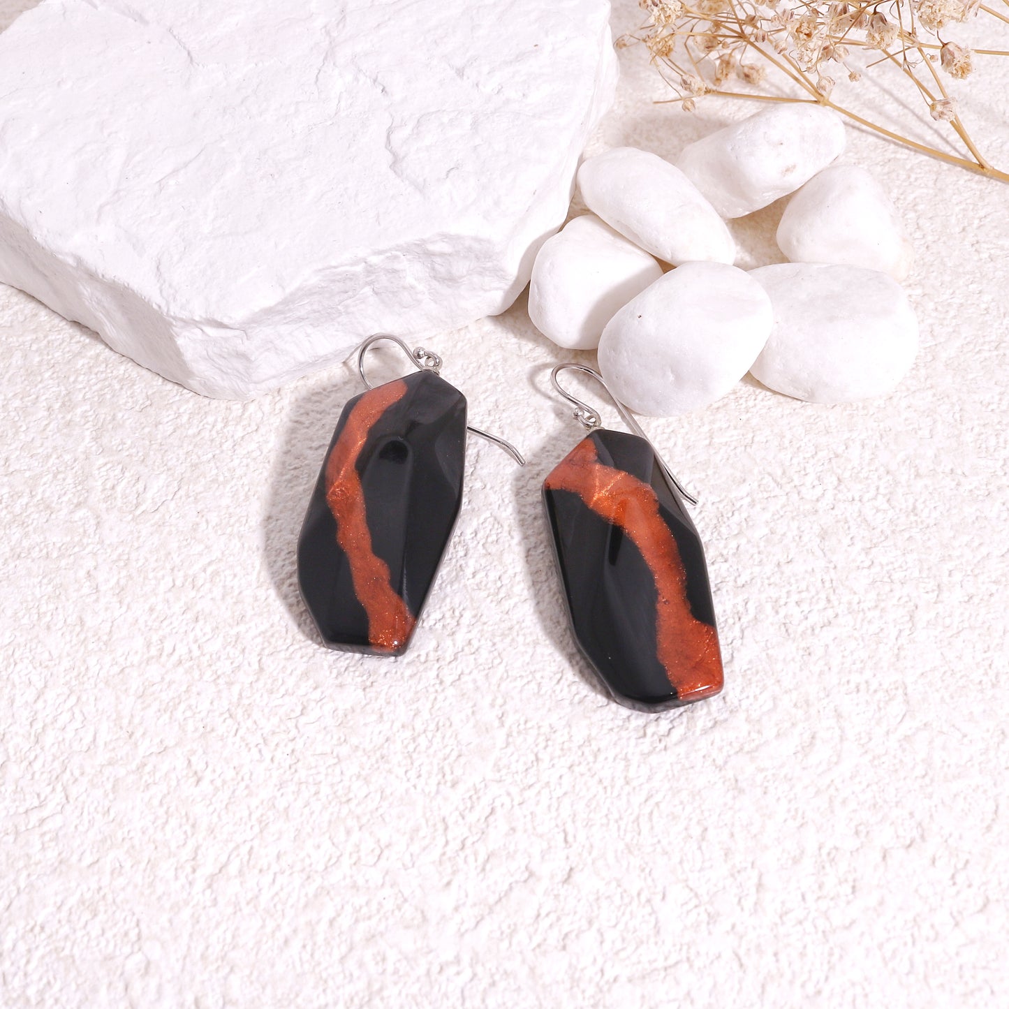 PACAYA Midnight Elegance Drop Earrings