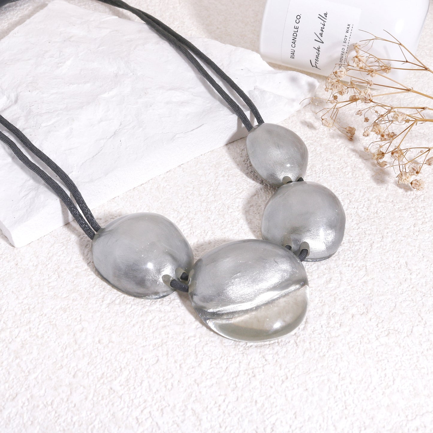 LUXUS Silver Glass-Bauble Necklace