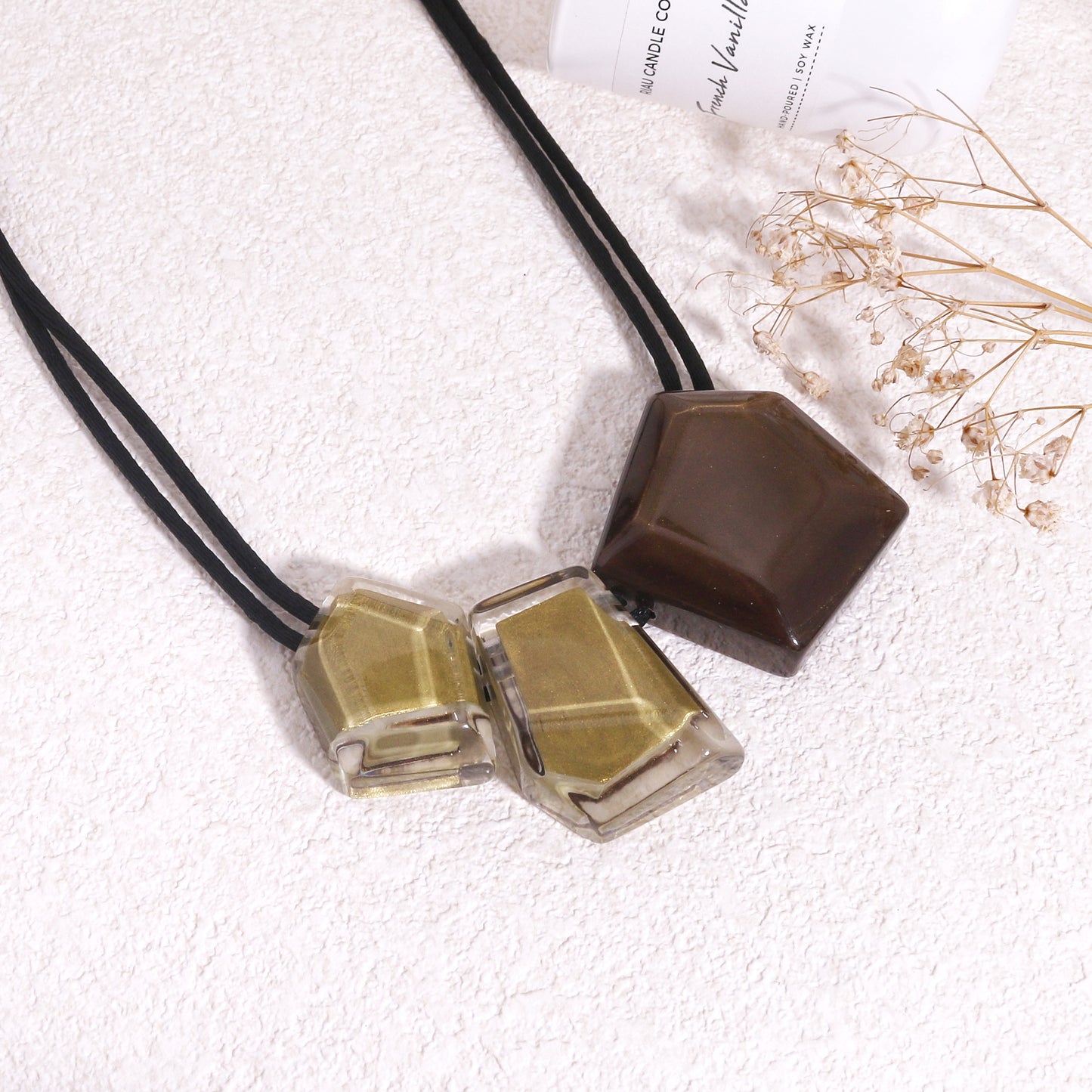 MYSTIQUE Short Bead Resin Necklace