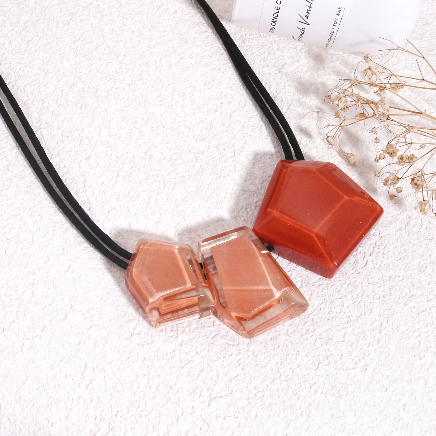 MYSTIQUE Short Bead Resin Necklace