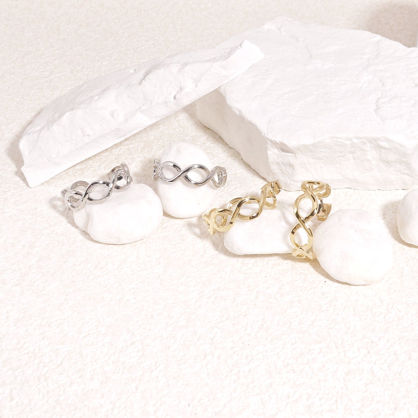 Danity Intertwining Oval Link Hoop Earrings