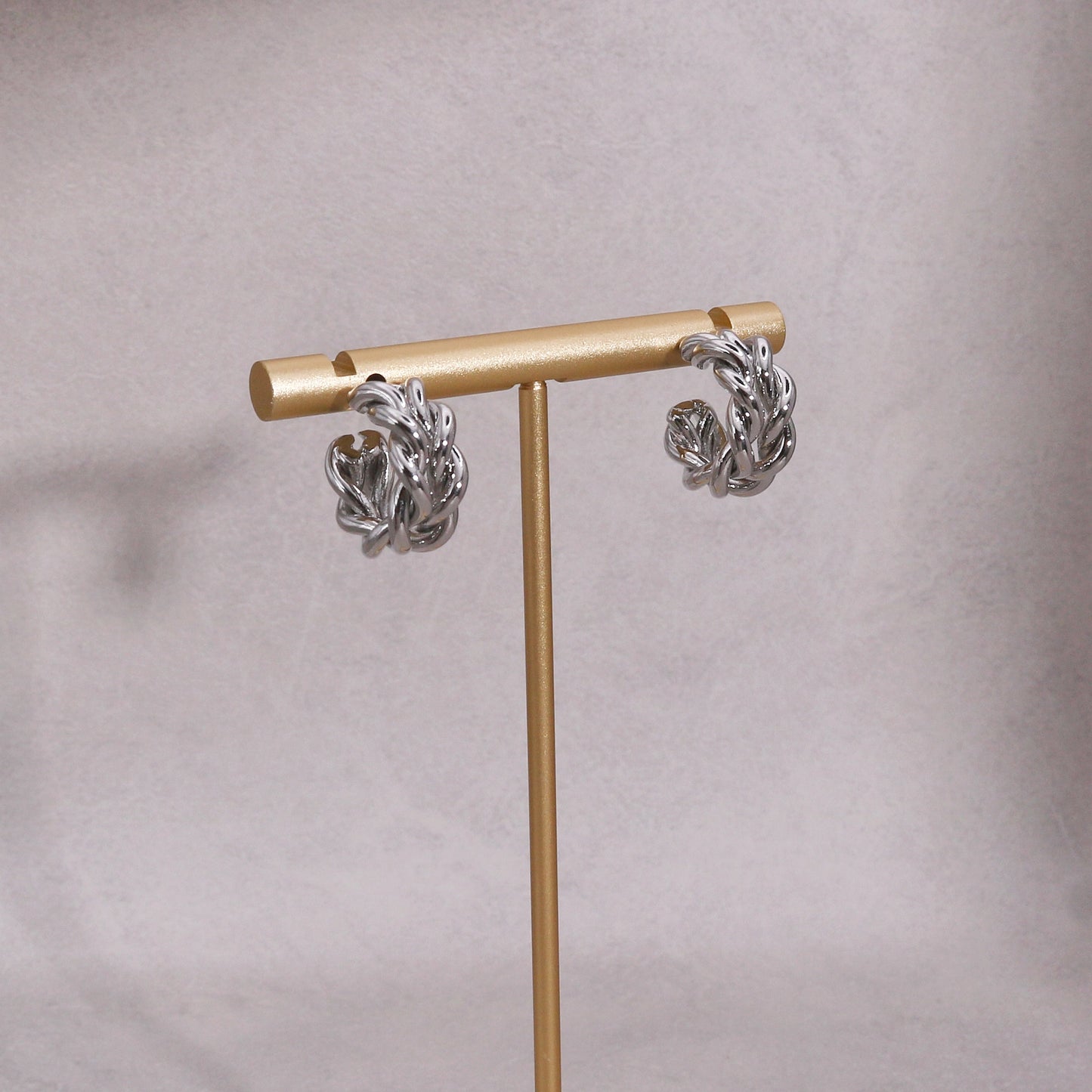 Kyla Classic Inter-Linked Metallic Hoop Earrings