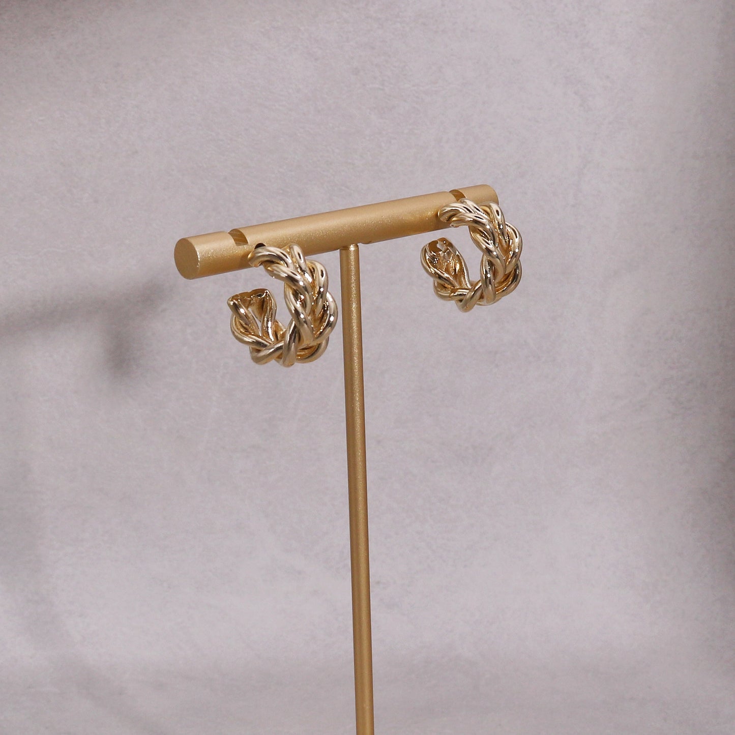 Kyla Classic Inter-Linked Metallic Hoop Earrings