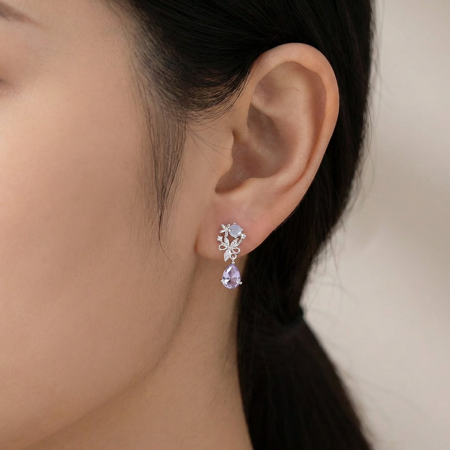 Mia's Delicate Elegant Crystal Earrings